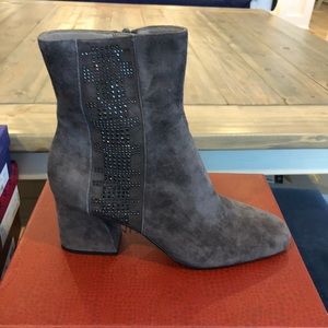 New Dark Taupe Kidsuede heel boot